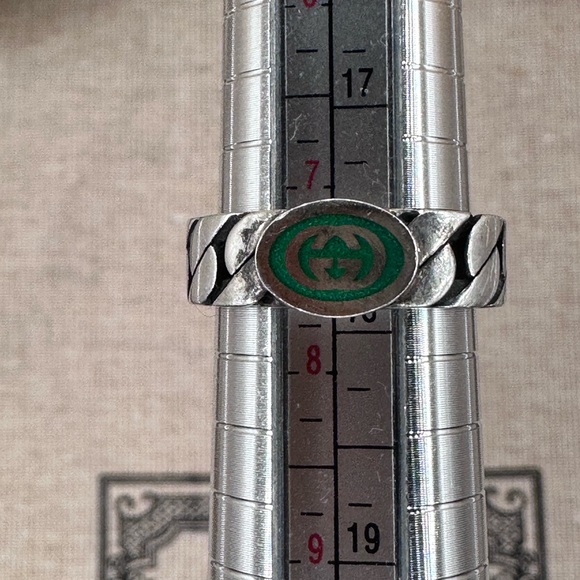 GUCCI- “G” Sterling Silver, Green Enamel, Interlocking Band Ring, Size 7.5 - Picture 11 of 15